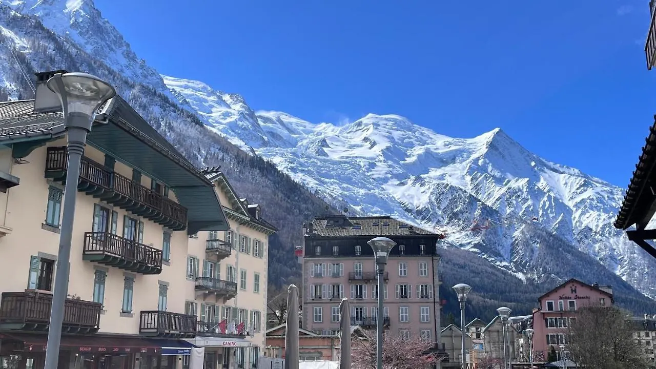 Appartement Type Studio Dans Chamonix Centre France