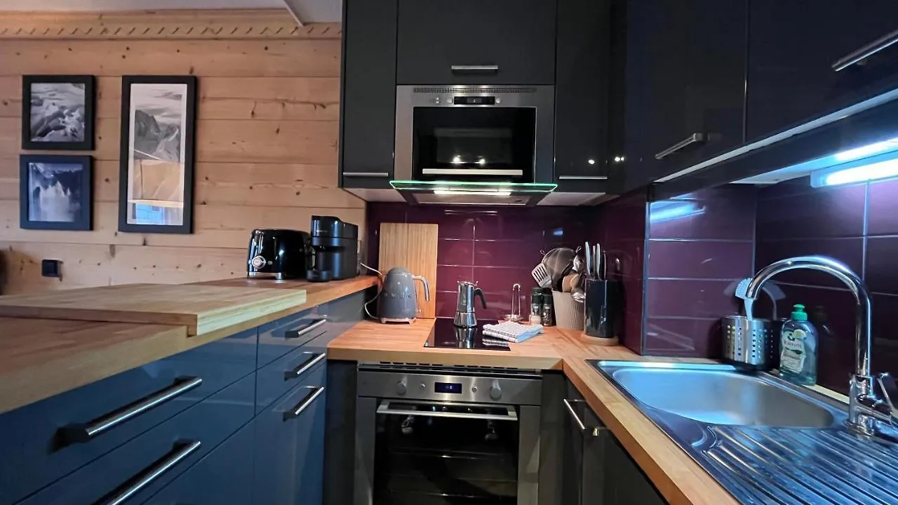 Appartement Type Studio Dans Chamonix Centre 0*,  France
