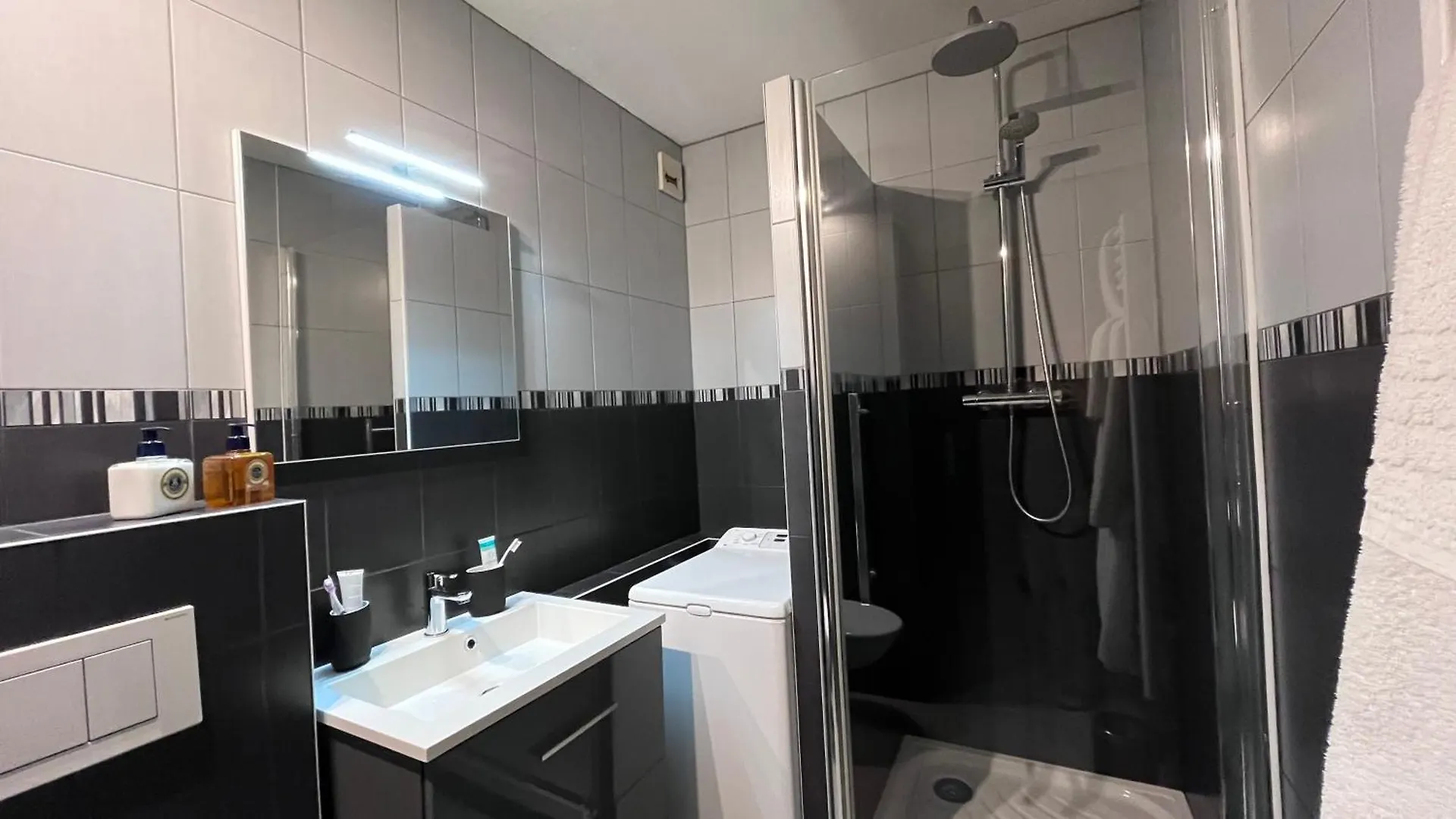 Le 41 Du Lyret - Appartement Type Studio Pour Deux Avec Vue Sur Les Aiguilles Dans Chamonix Centre
